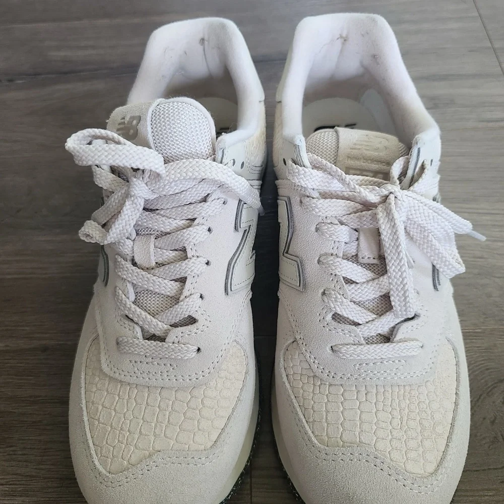 New Balance Women's Light Beige Textured Classic Sneakers - Picture 6 of 8